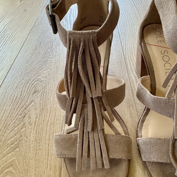Sole Society Women's Delilah Fringe Heeled Sandals 8 EUC - Picture 4 of 9